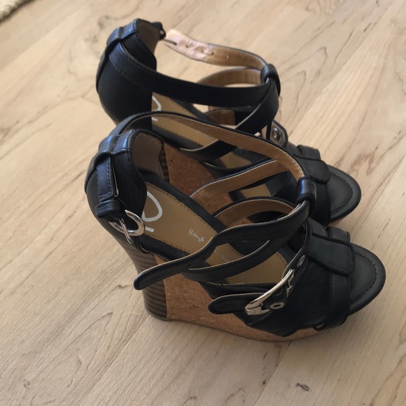 Black straps wedges with cork platform - Picture 2 of 3